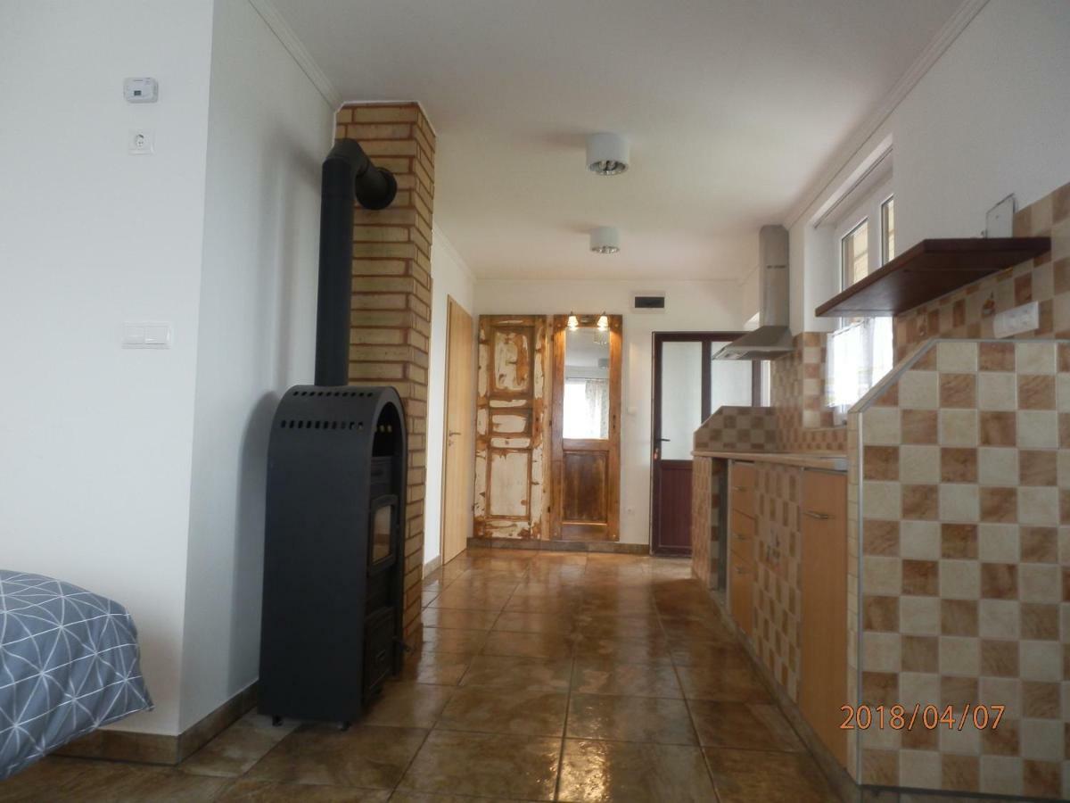 Flora Vendeghaz Tass Hotel Ngoại thất bức ảnh